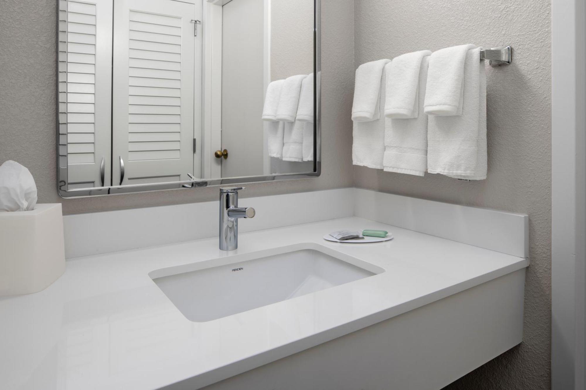 Courtyard By Marriott Little Rock West Hotel Bagian luar foto