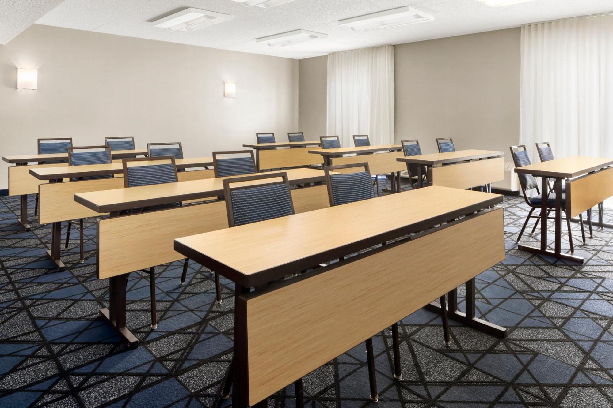 Courtyard By Marriott Little Rock West Hotel Bagian luar foto