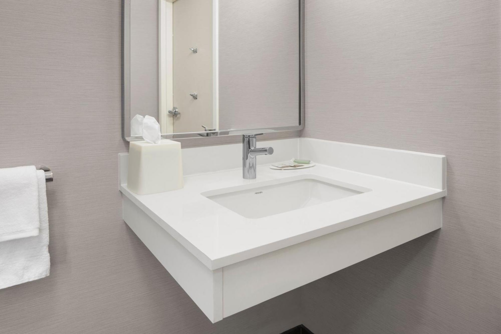 Courtyard By Marriott Little Rock West Hotel Bagian luar foto