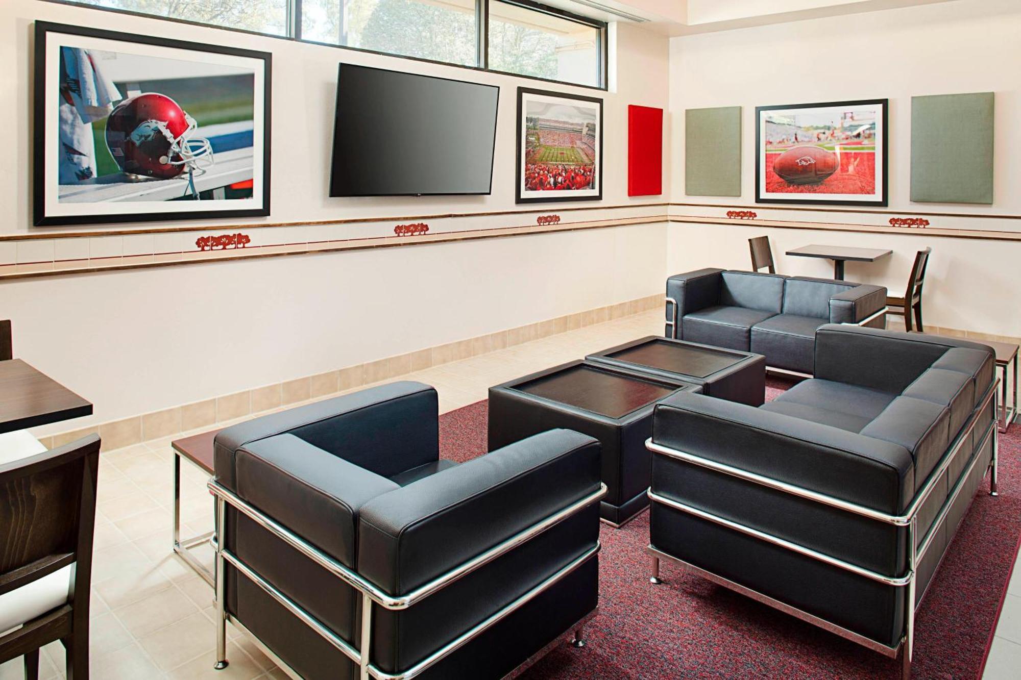 Courtyard By Marriott Little Rock West Hotel Bagian luar foto